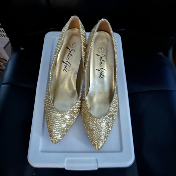 Heels - Picture 7 of 9